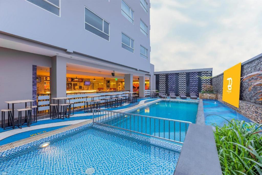 Royal Bay Hotel Makassar Luaran gambar