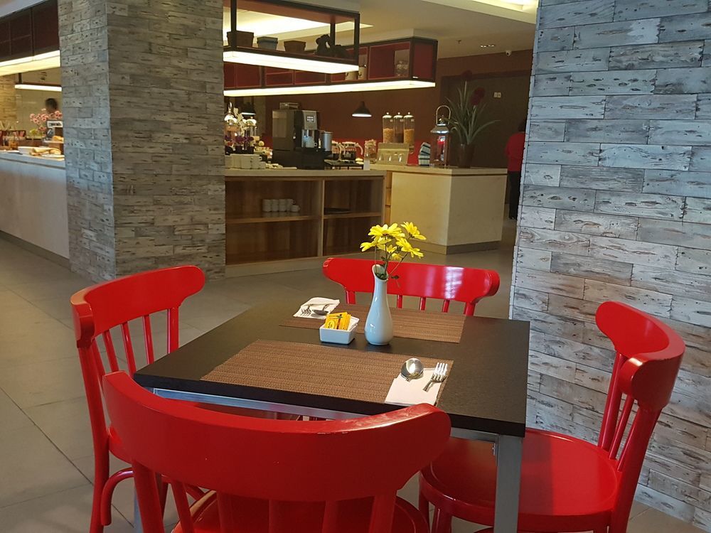 Royal Bay Hotel Makassar Luaran gambar