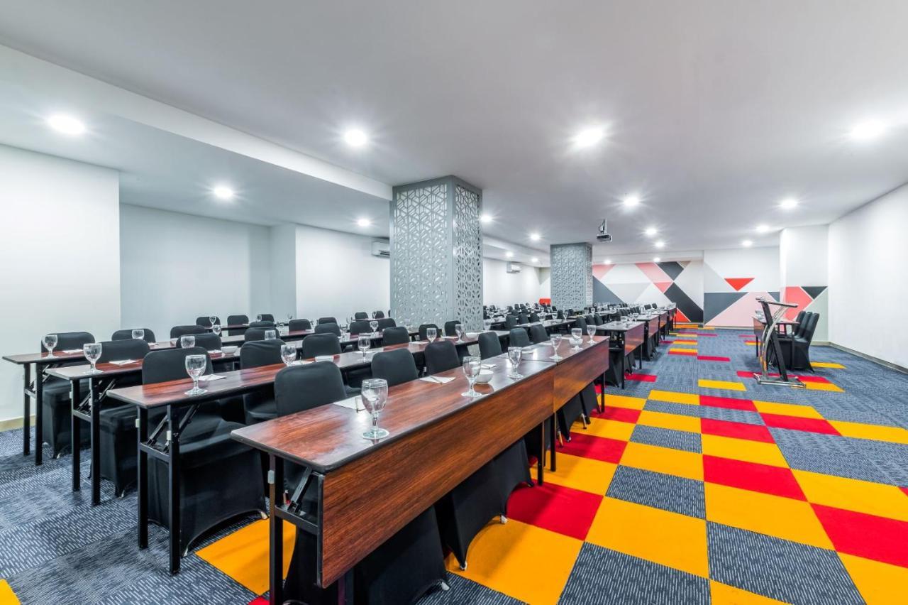Royal Bay Hotel Makassar Luaran gambar